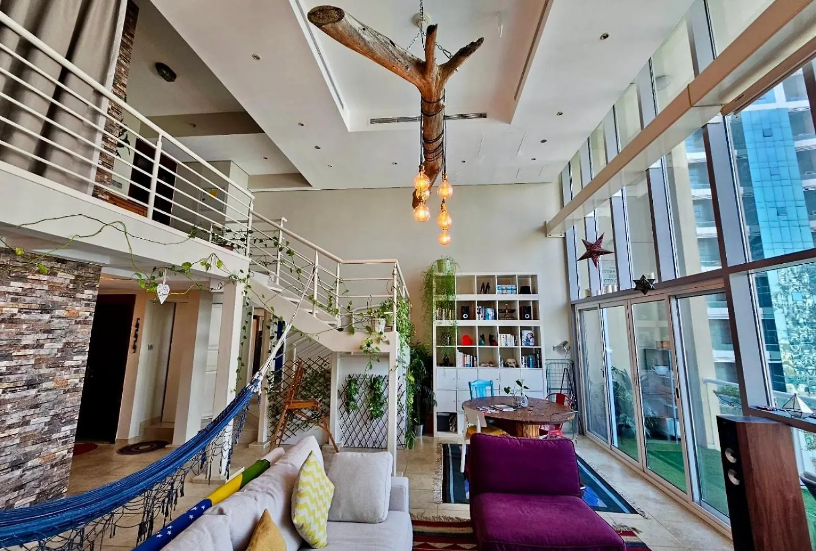 Hotel Urban Oasis Stylish Loft Abundant Natural Light Dubai