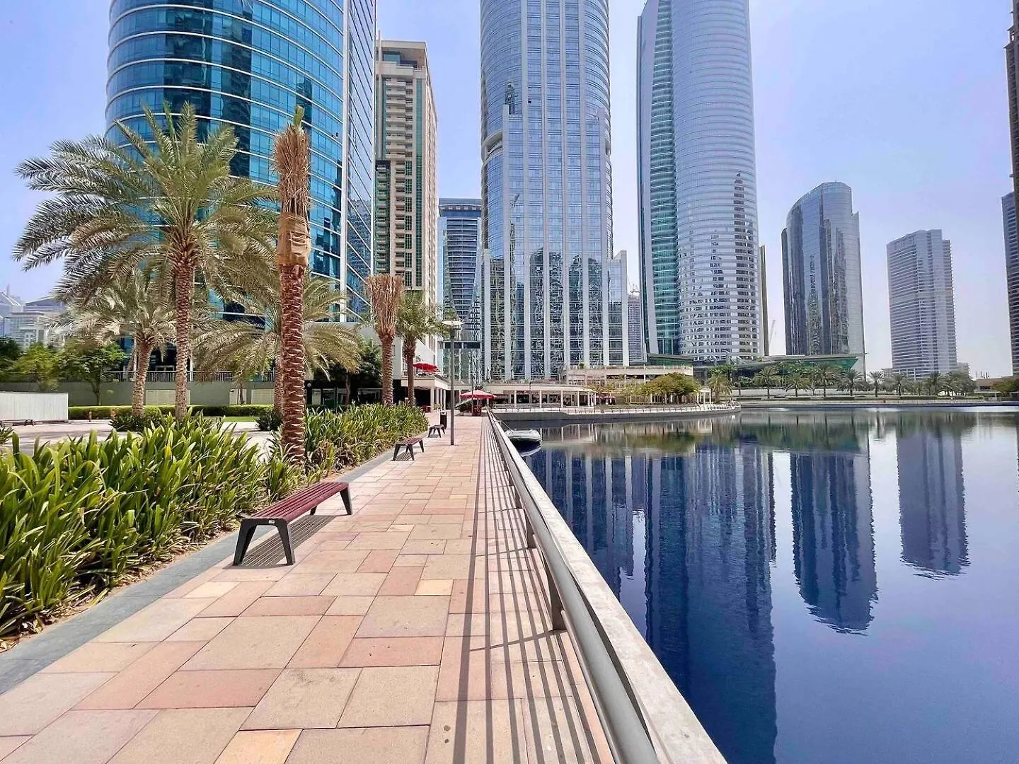 Hotel Urban Oasis Stylish Loft Abundant Natural Light Dubai