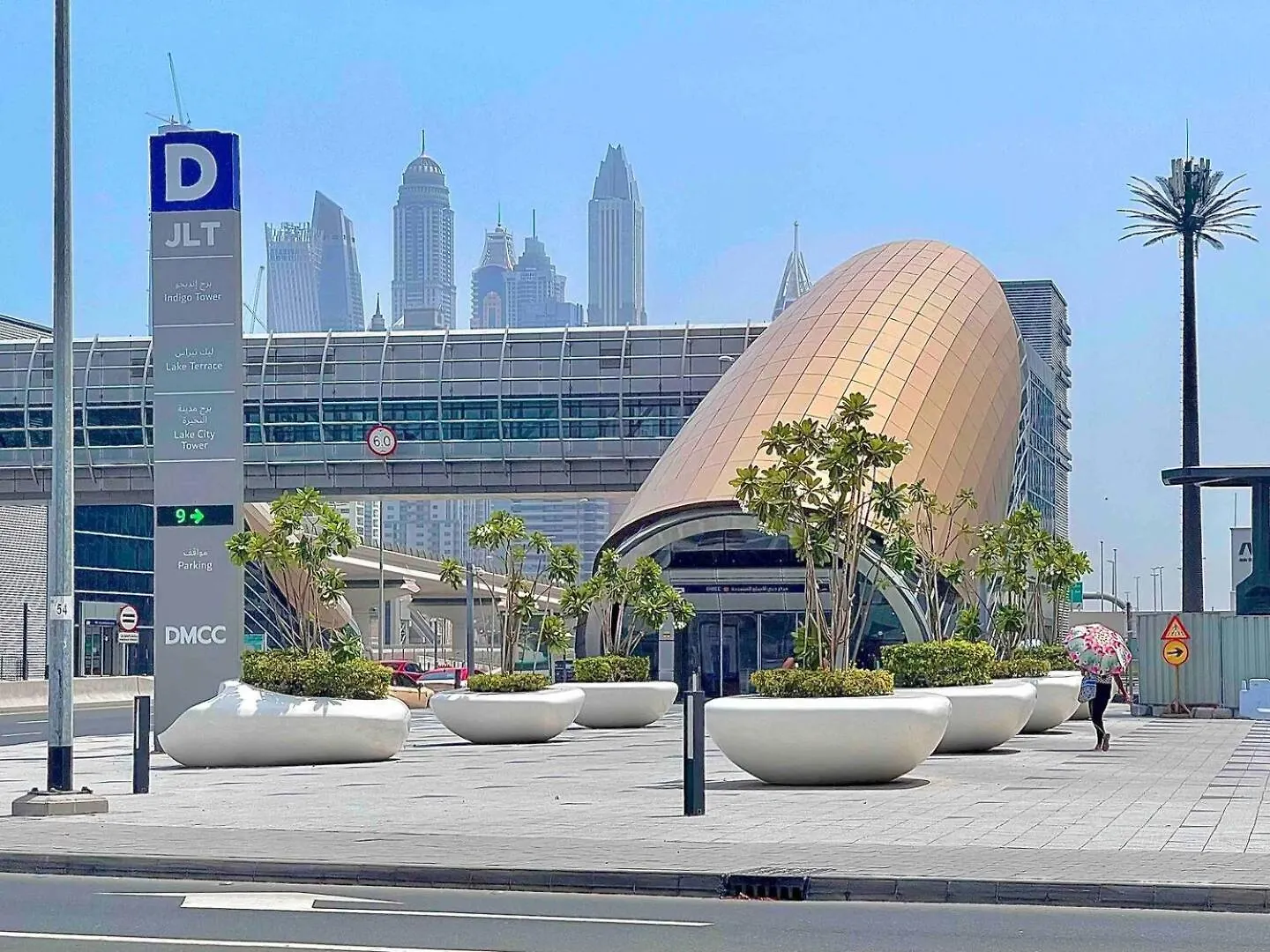 Urban Oasis Stylish Loft Abundant Natural Light Dubai Hotel