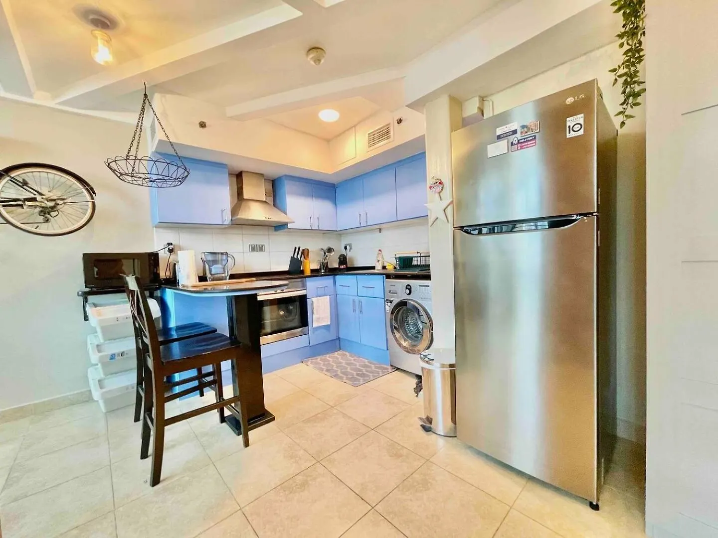 Urban Oasis Stylish Loft Abundant Natural Light Dubai Hotel