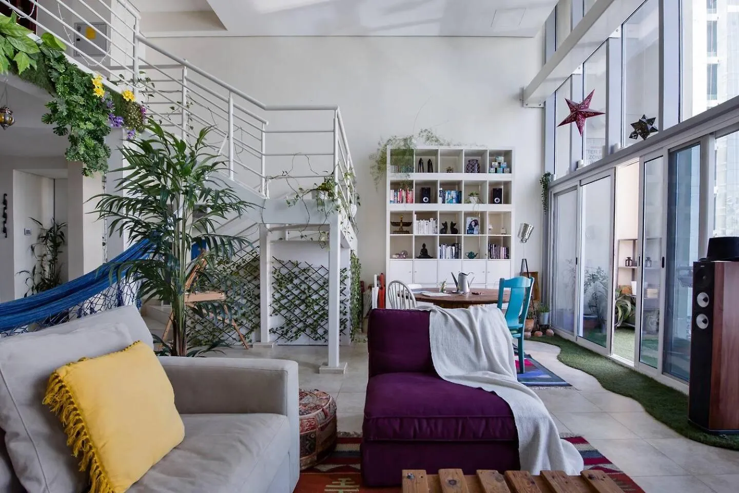 Hotel Urban Oasis Stylish Loft Abundant Natural Light Dubai