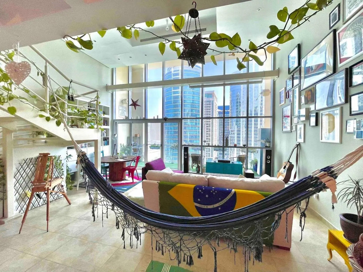 Urban Oasis Stylish Loft Abundant Natural Light Dubai 0*,