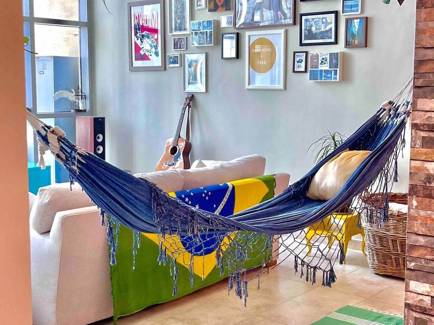 Urban Oasis Stylish Loft Abundant Natural Light Dubai Hotel