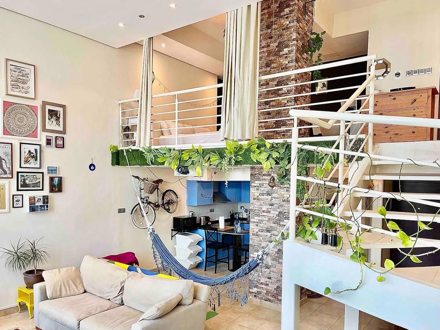 Hotel Urban Oasis Stylish Loft Abundant Natural Light Dubai